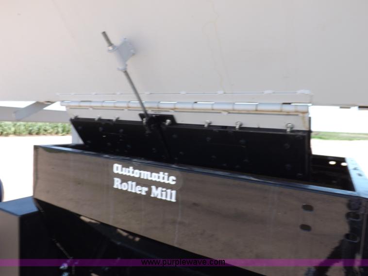 image for item J6999 Automatic Equipment roller mill