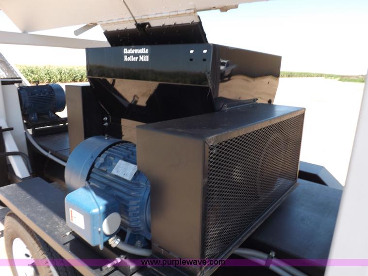 image for item J6999 Automatic Equipment roller mill