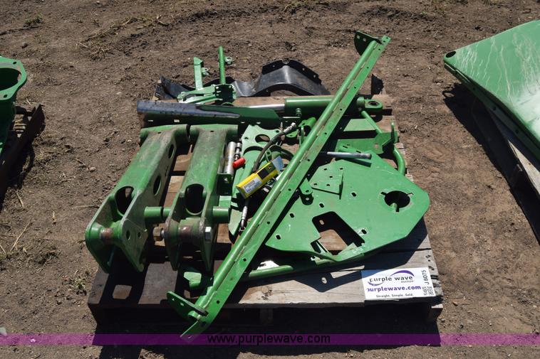 image for item J8075 Assorted John Deere combine header parts