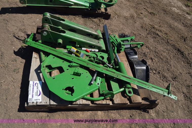 image for item J8075 Assorted John Deere combine header parts