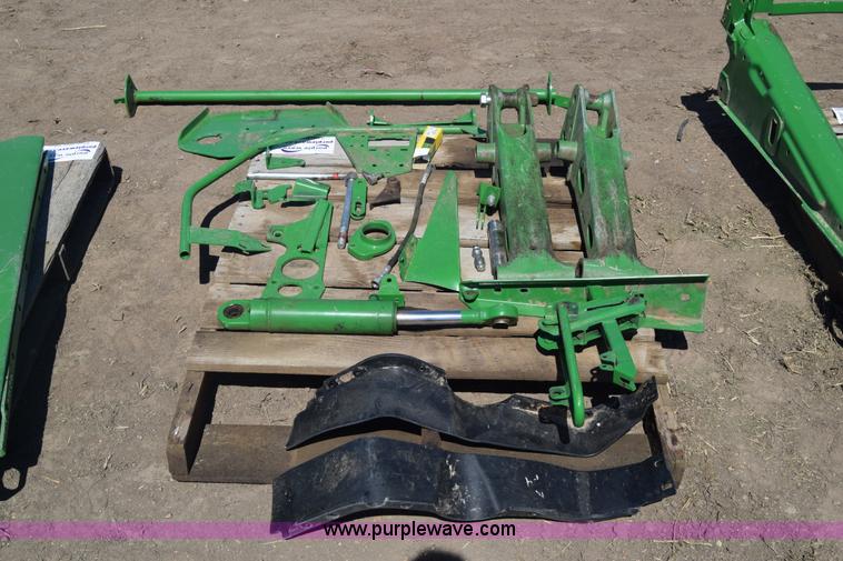 image for item J8075 Assorted John Deere combine header parts