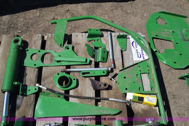 image for item J8075 Assorted John Deere combine header parts