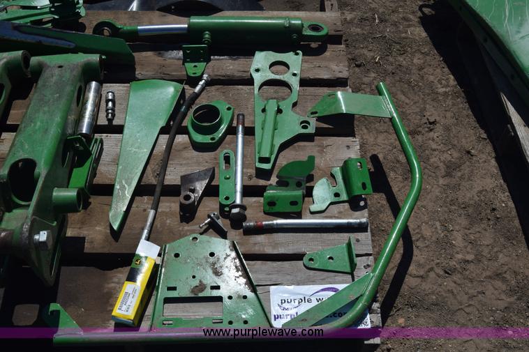 image for item J8075 Assorted John Deere combine header parts