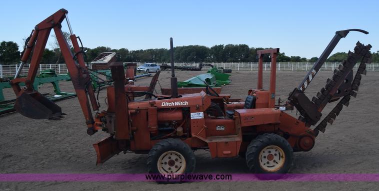 image for item J8103 Ditch Witch R40 trencher