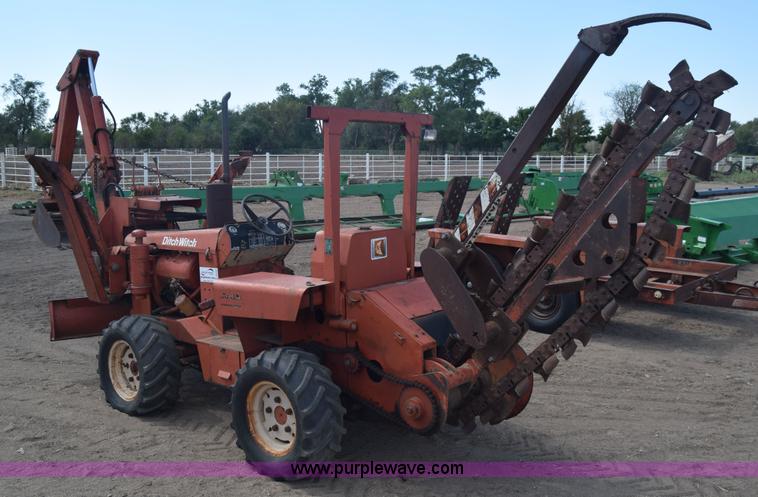 image for item J8103 Ditch Witch R40 trencher