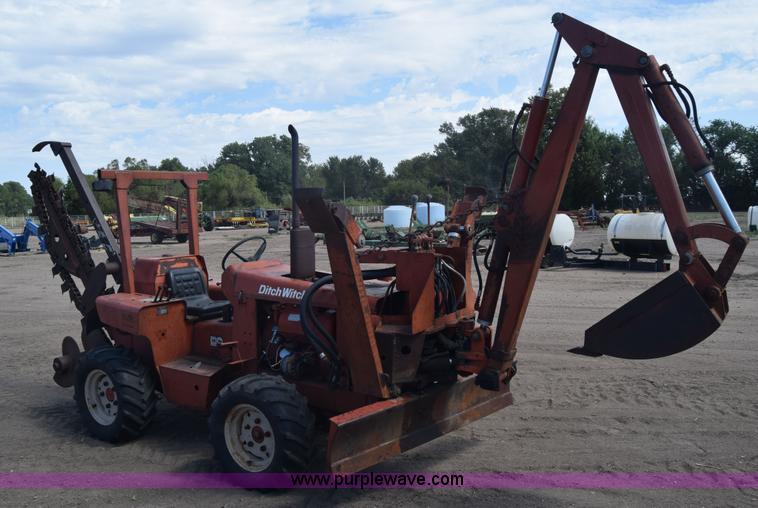 image for item J8103 Ditch Witch R40 trencher
