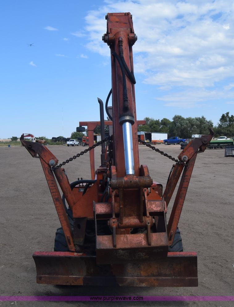 image for item J8103 Ditch Witch R40 trencher