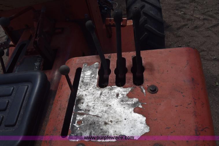 image for item J8103 Ditch Witch R40 trencher