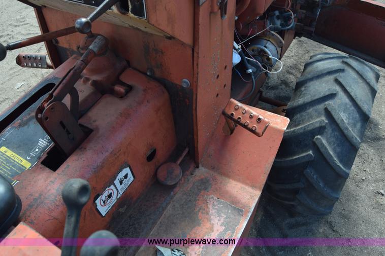 image for item J8103 Ditch Witch R40 trencher