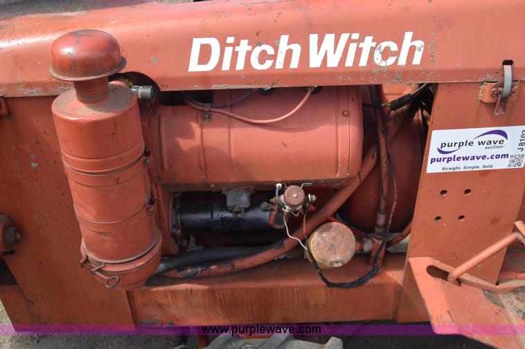 image for item J8103 Ditch Witch R40 trencher