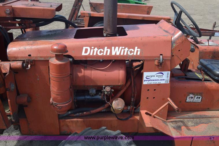 image for item J8103 Ditch Witch R40 trencher