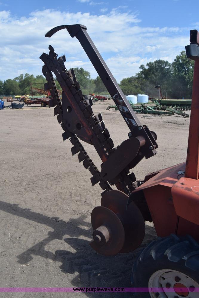image for item J8103 Ditch Witch R40 trencher