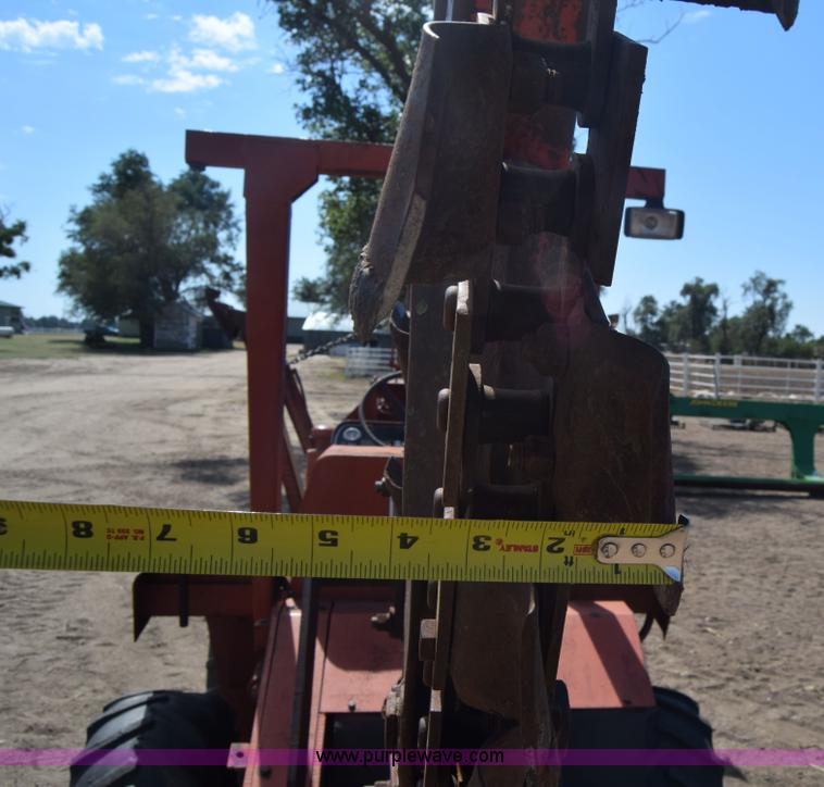 image for item J8103 Ditch Witch R40 trencher