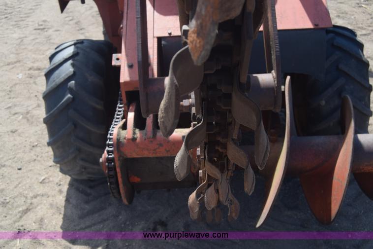 image for item J8103 Ditch Witch R40 trencher