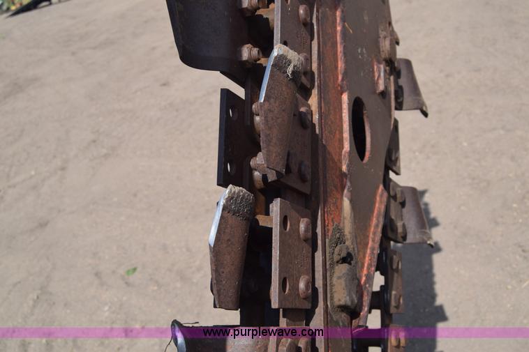image for item J8103 Ditch Witch R40 trencher