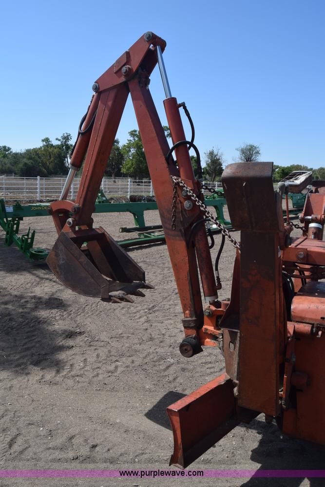 image for item J8103 Ditch Witch R40 trencher