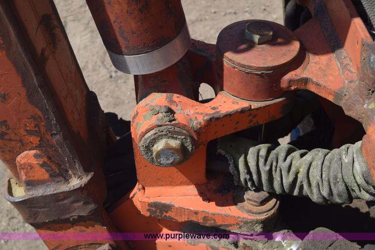 image for item J8103 Ditch Witch R40 trencher