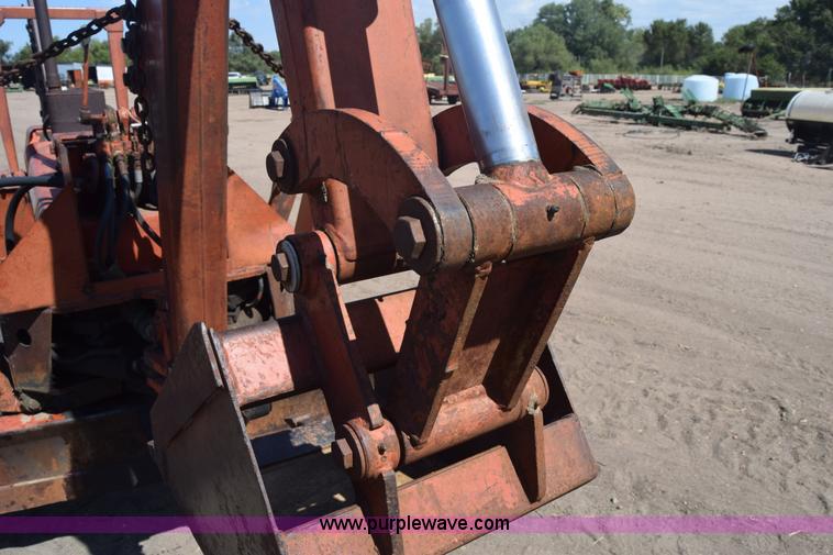 image for item J8103 Ditch Witch R40 trencher