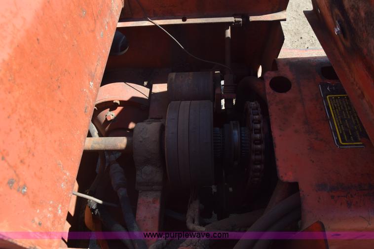 image for item J8103 Ditch Witch R40 trencher