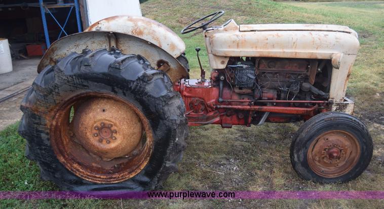 image for item J8136 Ford 800 tractor