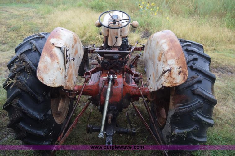 image for item J8136 Ford 800 tractor