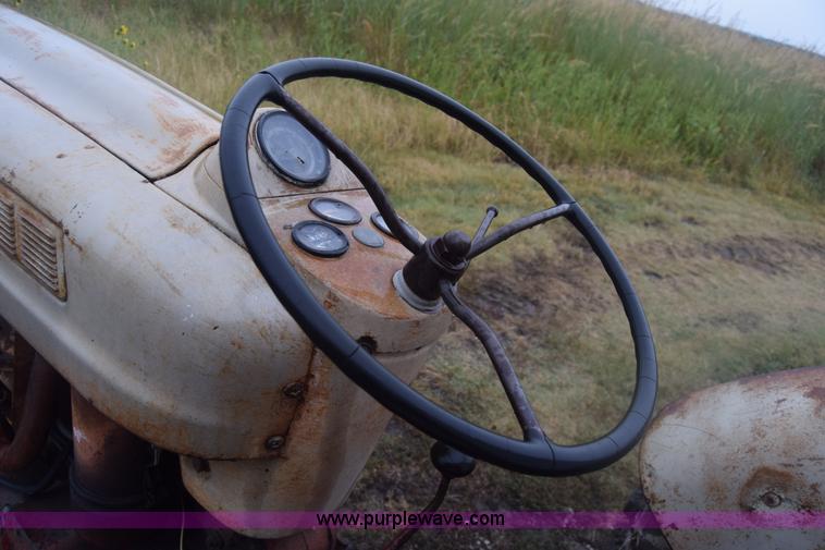 image for item J8136 Ford 800 tractor