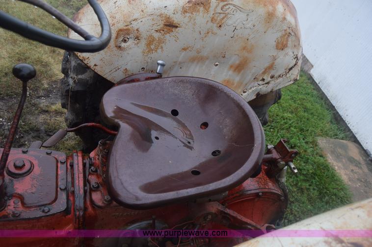 image for item J8136 Ford 800 tractor