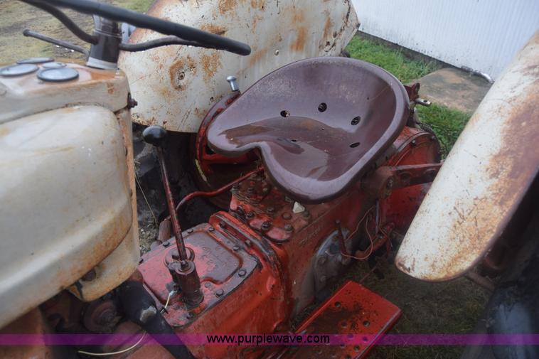 image for item J8136 Ford 800 tractor