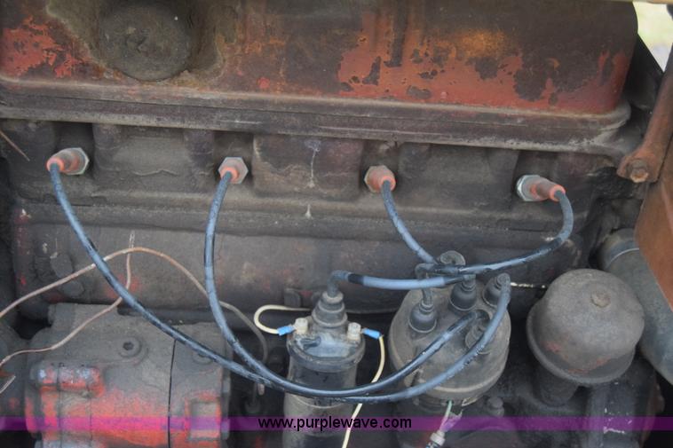 image for item J8136 Ford 800 tractor