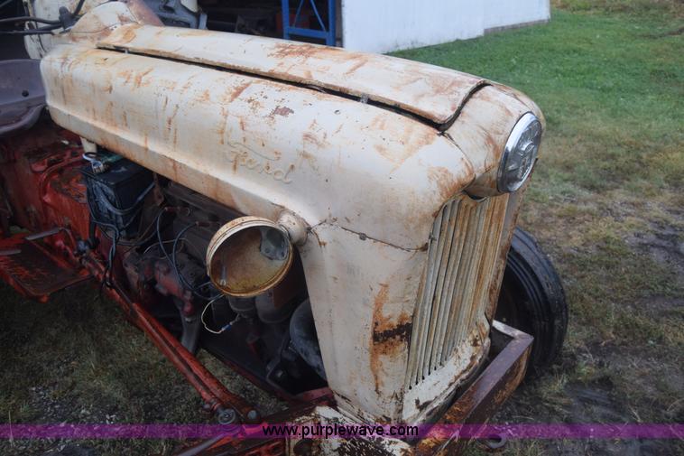 image for item J8136 Ford 800 tractor