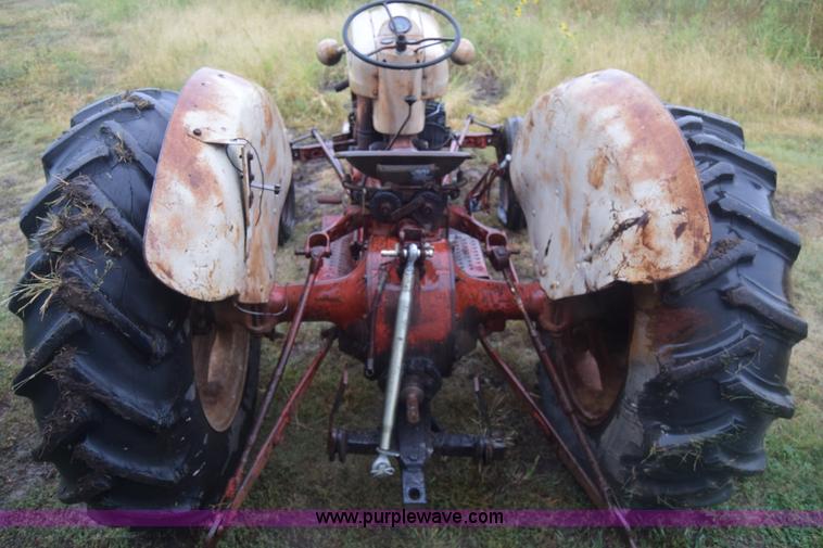 image for item J8136 Ford 800 tractor