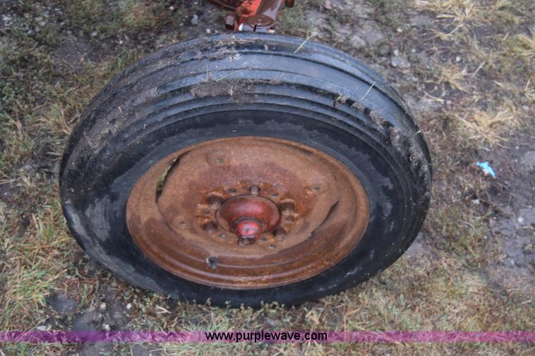 image for item J8136 Ford 800 tractor