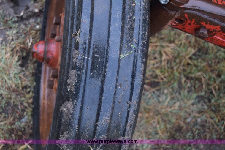 image for item J8136 Ford 800 tractor