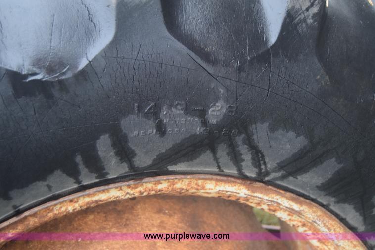 image for item J8136 Ford 800 tractor