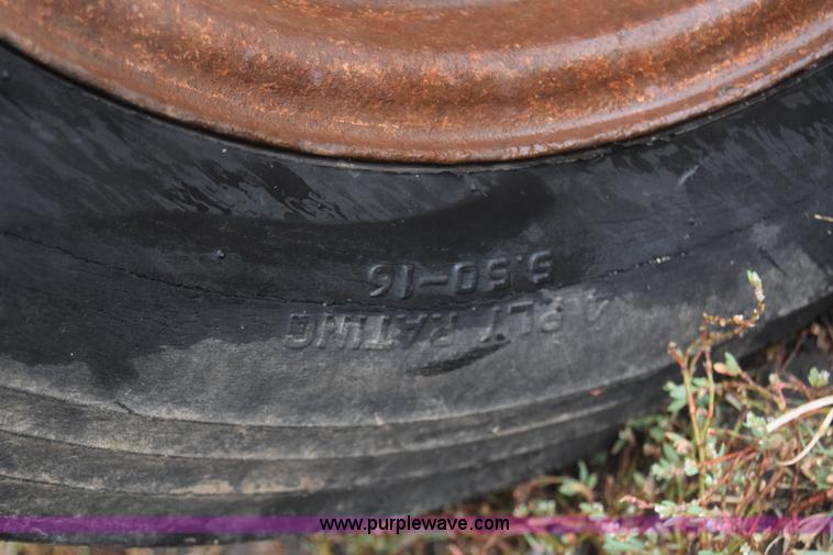 image for item J8136 Ford 800 tractor