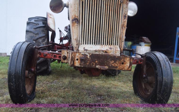 image for item J8136 Ford 800 tractor