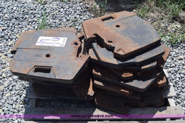 image for item J8182 (18) suitcase weights