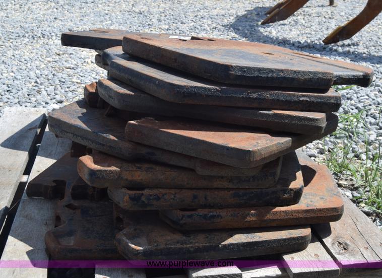 image for item J8182 (18) suitcase weights