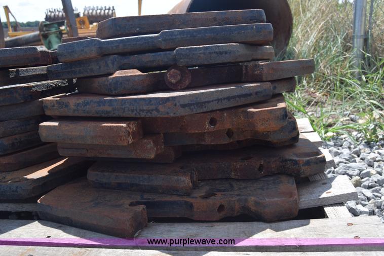 image for item J8182 (18) suitcase weights