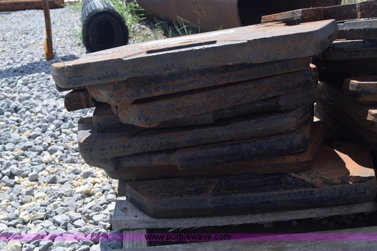 image for item J8182 (18) suitcase weights