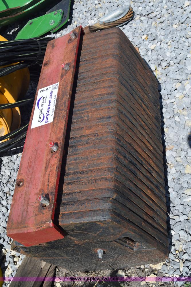 image for item J8183 (25) suitcase weights