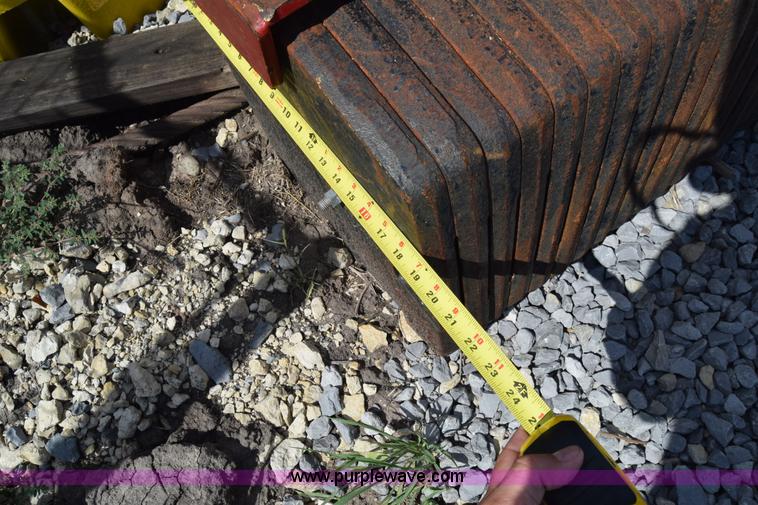 image for item J8183 (25) suitcase weights