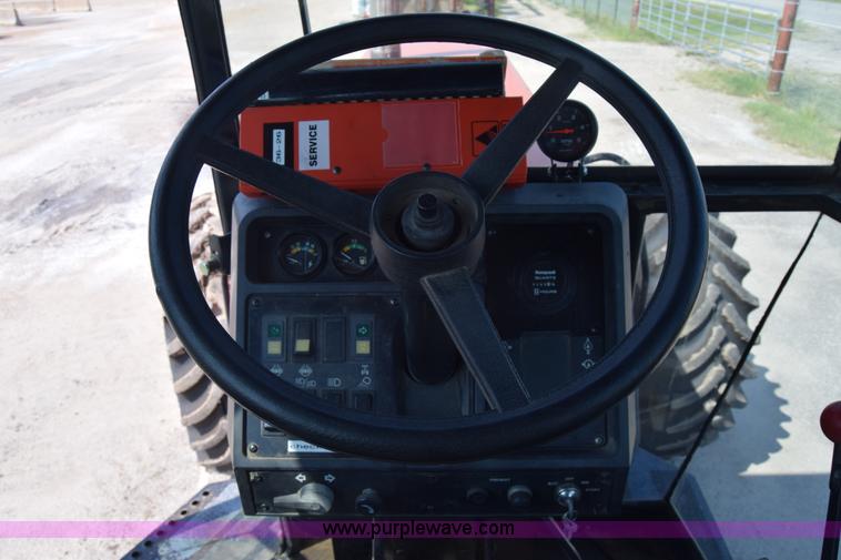 image for item J8197 1991 Deutz Allis 9170 4WD tractor