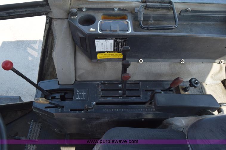 image for item J8197 1991 Deutz Allis 9170 4WD tractor