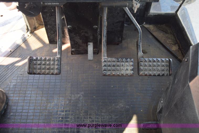 image for item J8197 1991 Deutz Allis 9170 4WD tractor