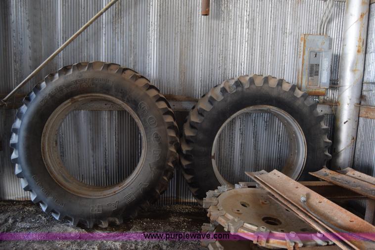 image for item J8197 1991 Deutz Allis 9170 4WD tractor