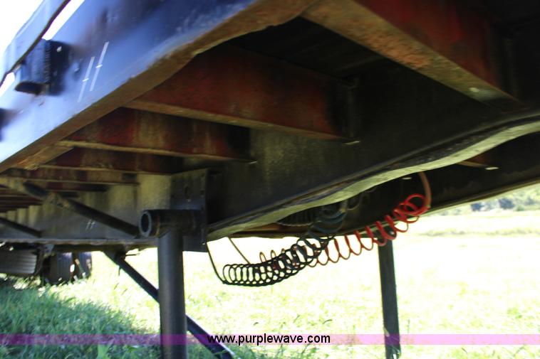 image for item K1104 1968 Float flatbed trailer