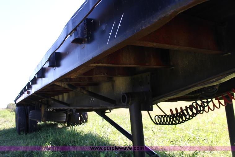 image for item K1104 1968 Float flatbed trailer
