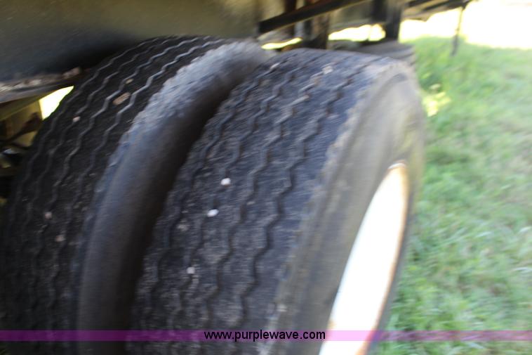 image for item K1104 1968 Float flatbed trailer