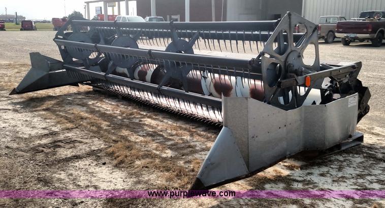 image for item K1137 Gleaner 318 head